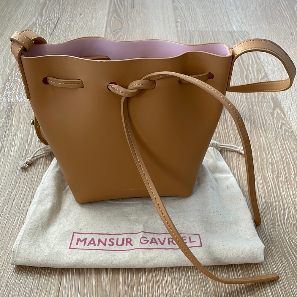 Mansur Gavriel Mini Bucket Bag in Cammello/Rosa